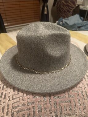 Anthropologie gray women’s hat
